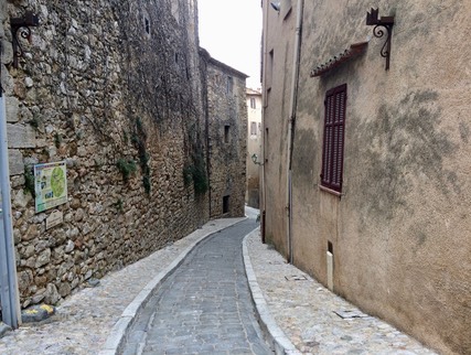 01Alley.jpg
